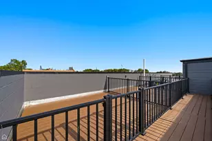 3900 S Lake Park Ave, Chicago, IL 60653 - Photo 23