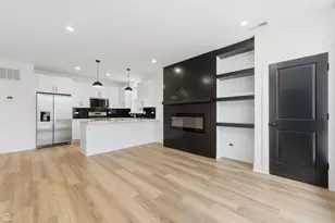 3900 S Lake Park Ave, Chicago, IL 60653 - Photo 5