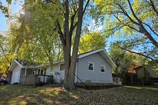 200 S Beck Rd, Lindenhurst, IL 60046 - Photo 5