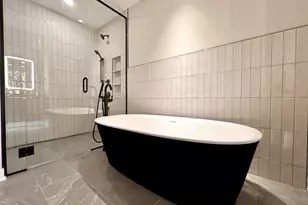 1114 W Carroll Ave, Chicago, IL 60607 - Photo 17