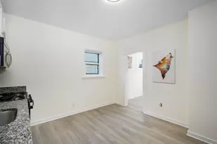 547 S Martin Luther King Jr Ave, Waukegan, IL 60085 - Photo 9