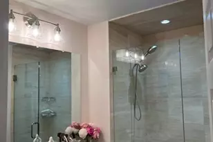 110 E Delaware Pl, Chicago, IL 60611 - Photo 3