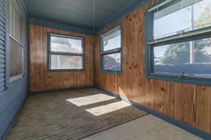 506 Denver St, Bloomington, IL 61701 - Photo 3