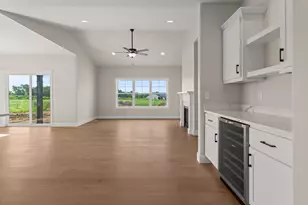 713 Wheatley Dr, Mahomet, IL 61853 - Photo 3