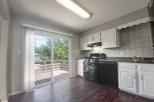 6230 Streamwood Ln, Matteson, IL 60443 - Photo 3