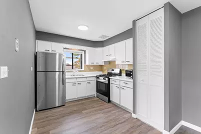 5306 N Cumberland Avenue #323, Chicago, IL 60656 - Photo 9