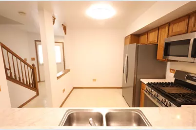 1840 Grove Avenue, Schaumburg, IL 60193 - Photo 11