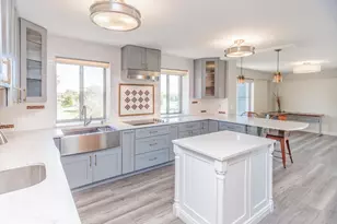 7033 N Kedzie Ave, Chicago, IL 60645 - Photo 9