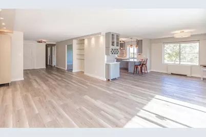 7033 N Kedzie Avenue #401, Chicago, IL 60645 - Photo 5