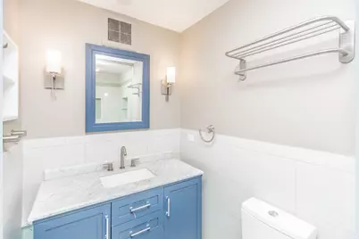 7033 N Kedzie Avenue #401, Chicago, IL 60645 - Photo 17