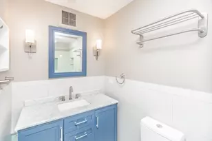 7033 N Kedzie Ave, Chicago, IL 60645 - Photo 17