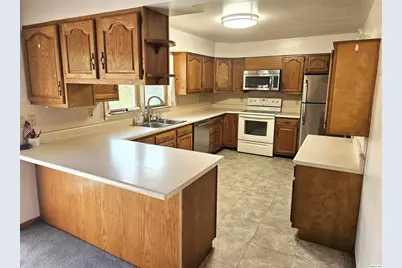 2131 Sunnybrook Drive W, Quincy, IL 62301 - Photo 13