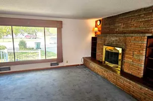 2131 Sunnybrook Dr W, Quincy, IL 62301 - Photo 9