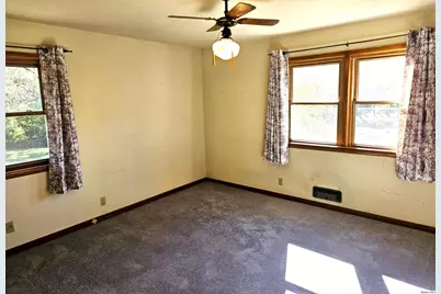 2131 Sunnybrook Drive W, Quincy, IL 62301 - Photo 15