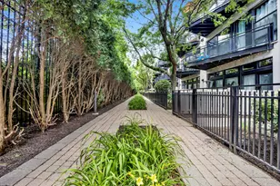 1111 W 15th St, Chicago, IL 60608 - Photo 31