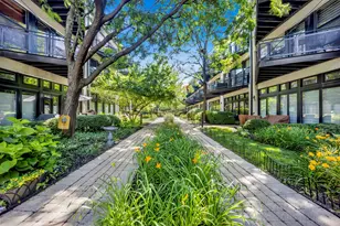 1111 W 15th St, Chicago, IL 60608 - Photo 27