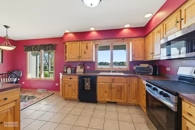 2427 N 42nd Road, Sheridan, IL 60551 - Photo 13