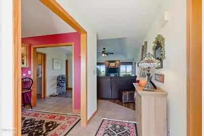 2427 N 42nd Road, Sheridan, IL 60551 - Photo 9