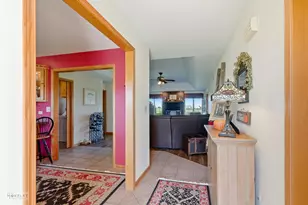 2427 N 42nd Rd, Sheridan, IL 60551 - Photo 9