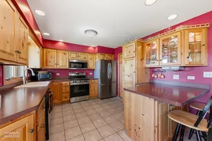 2427 N 42nd Rd, Sheridan, IL 60551 - Photo 11