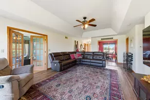 2427 N 42nd Rd, Sheridan, IL 60551 - Photo 23