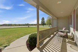 2427 N 42nd Rd, Sheridan, IL 60551 - Photo 7