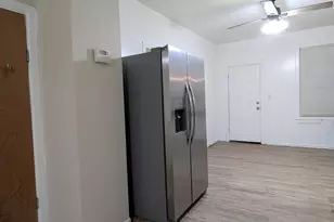 8209 S Coles Ave, Chicago, IL 60617 - Photo 7