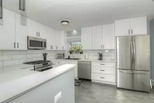 284 E Jefferson St, Bensenville, IL 60106 - Photo 9