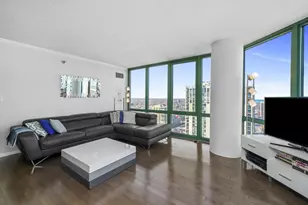 111 W Maple St, Chicago, IL 60610 - Photo 13