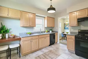 17303 Roy St, Lansing, IL 60438 - Photo 5