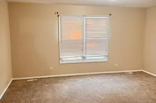 1943 Towner Ln, Glendale Heights, IL 60139 - Photo 11