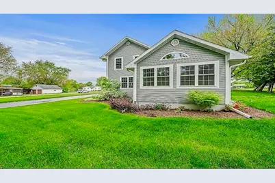 2912 Woodlawn Road, Sterling, IL 61081 - Photo 3