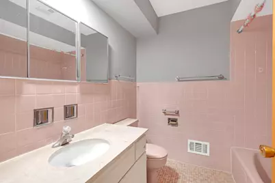 4646 W Fitch Avenue, Lincolnwood, IL 60712 - Photo 15