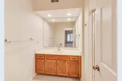 716 Ascot Court #104B, Libertyville, IL 60048 - Photo 15