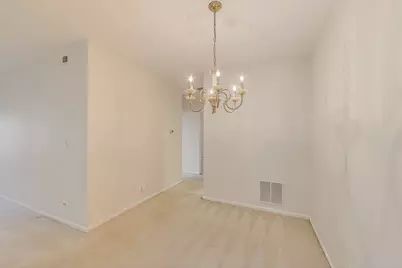 716 Ascot Court #104B, Libertyville, IL 60048 - Photo 7