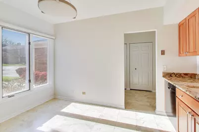 716 Ascot Court #104B, Libertyville, IL 60048 - Photo 11