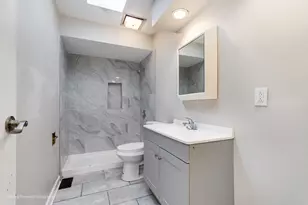 [Address not provided], Northbrook, IL 60062 - Photo 17