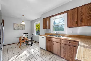 822 Liberty Ave, Saint Charles, IL 60174 - Photo 7