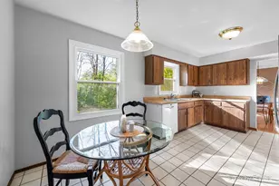 822 Liberty Ave, Saint Charles, IL 60174 - Photo 9