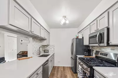 170 Half Moon Circle, Aurora, IL 60504 - Photo 7