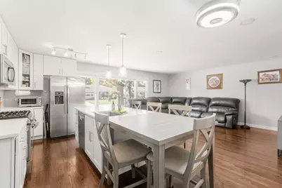 1013 Longaker Road, Northbrook, IL 60062 - Photo 5