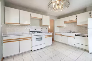 1822 W Catalpa Ln, Mount Prospect, IL 60056 - Photo 3