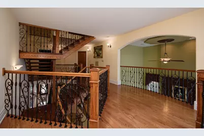 11226 Hiawatha Lane, Indian Head Park, IL 60525 - Photo 19