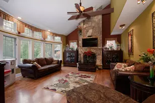 11226 Hiawatha Ln, Indian Head Park, IL 60525 - Photo 15