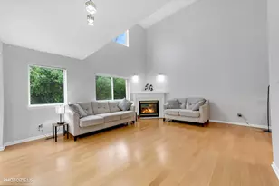 650 E Whispering Oaks Ct, Palatine, IL 60074 - Photo 3