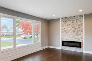 7822 W 99th Pl, Palos Hills, IL 60465 - Photo 5