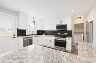 7822 W 99th Pl, Palos Hills, IL 60465 - Photo 9