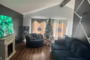 826 E 194th St, Glenwood, IL 60425 - Photo 5