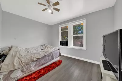 10730 S Avenue G, Chicago, IL 60617 - Photo 9