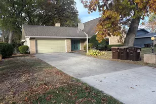 2032 W Laurel St, Freeport, IL 61032 - Photo 1